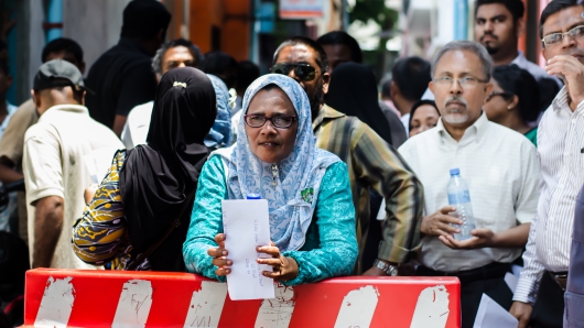 Hundreds urge Criminal Court to release Nasheed’s court proceedings
