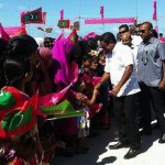 President Yameen promises engine for Dhiggaru during campaign trip
